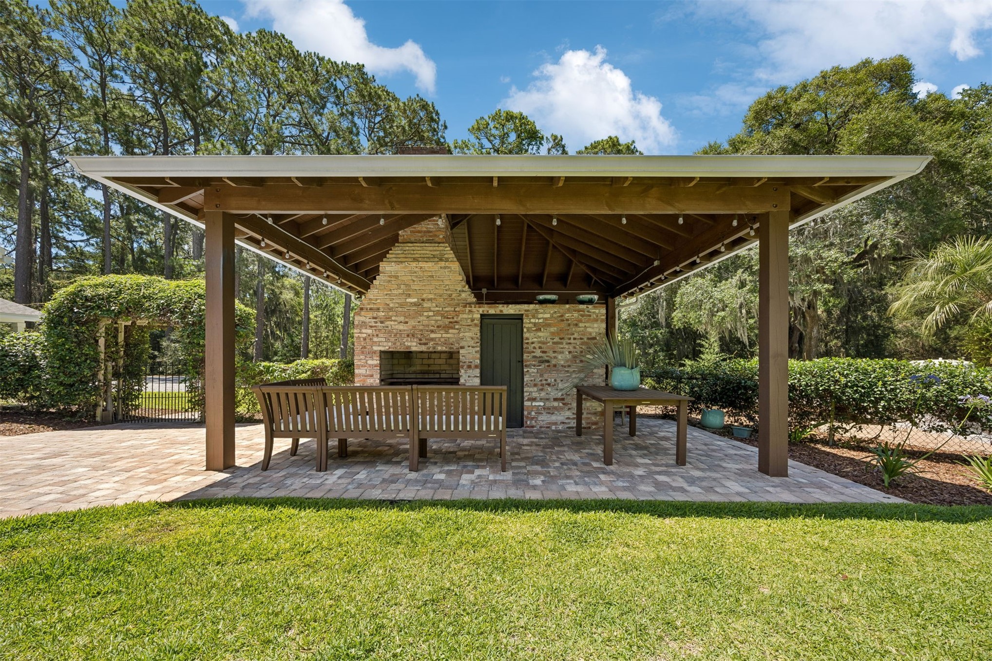 1655 CLINCH DRIVE