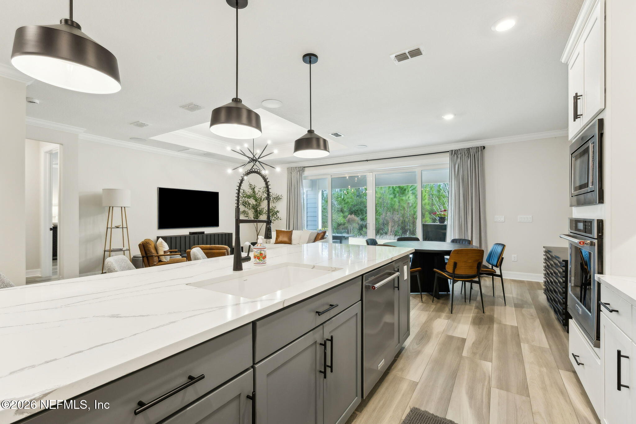 390 SAW PALMETTO Street