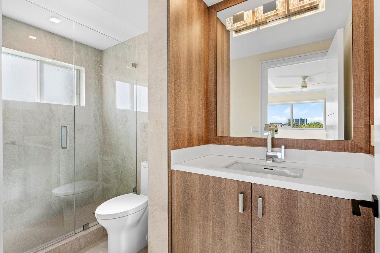 300 E Royal Palm Road 40a