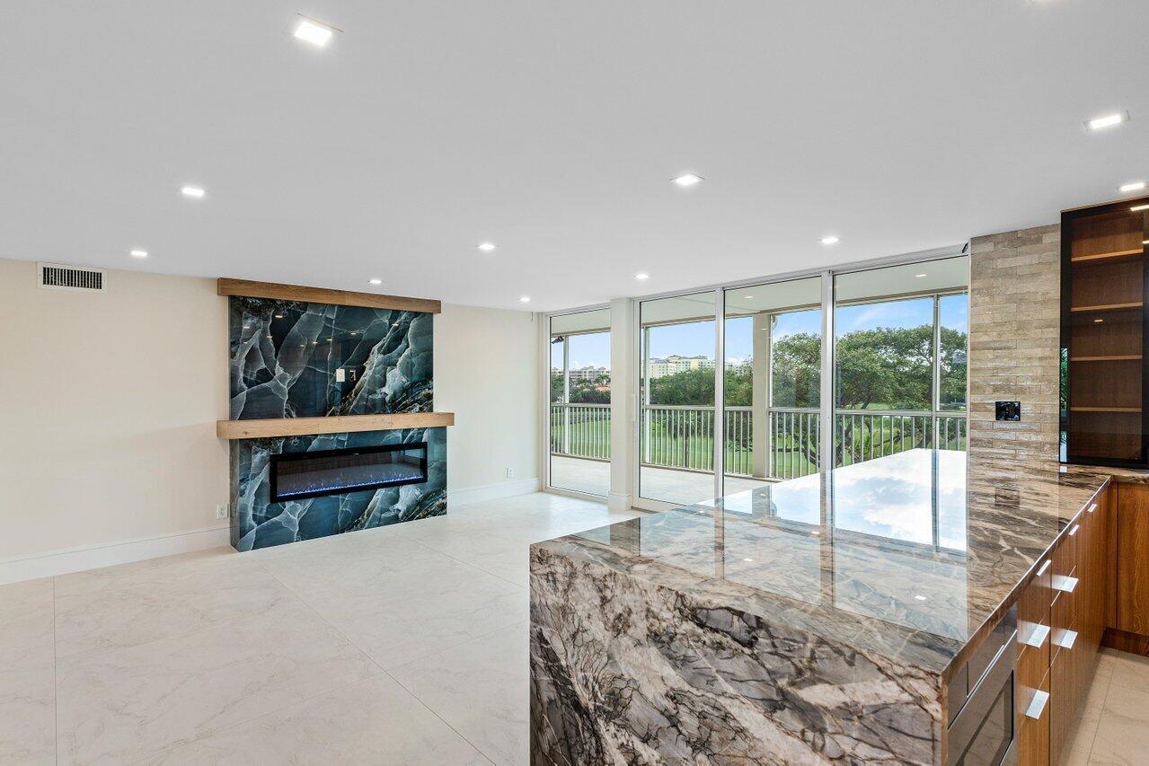300 E Royal Palm Road 40a