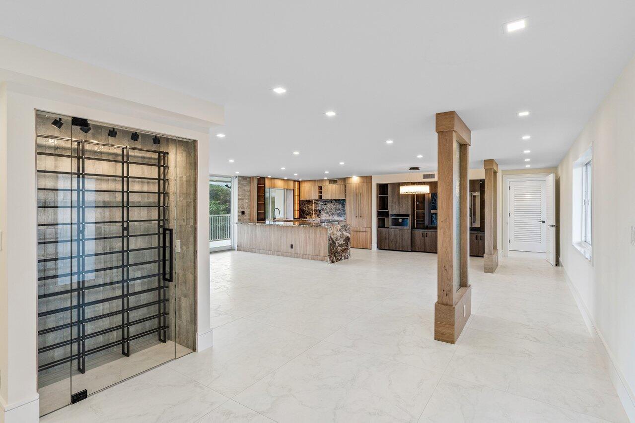 300 E Royal Palm Road 40a