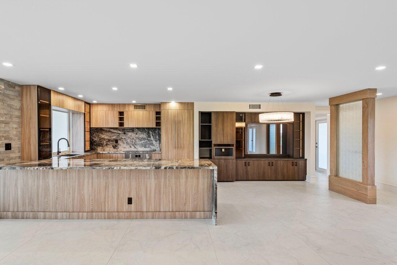 300 E Royal Palm Road 40a