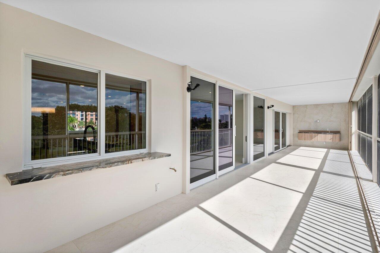 300 E Royal Palm Road 40a