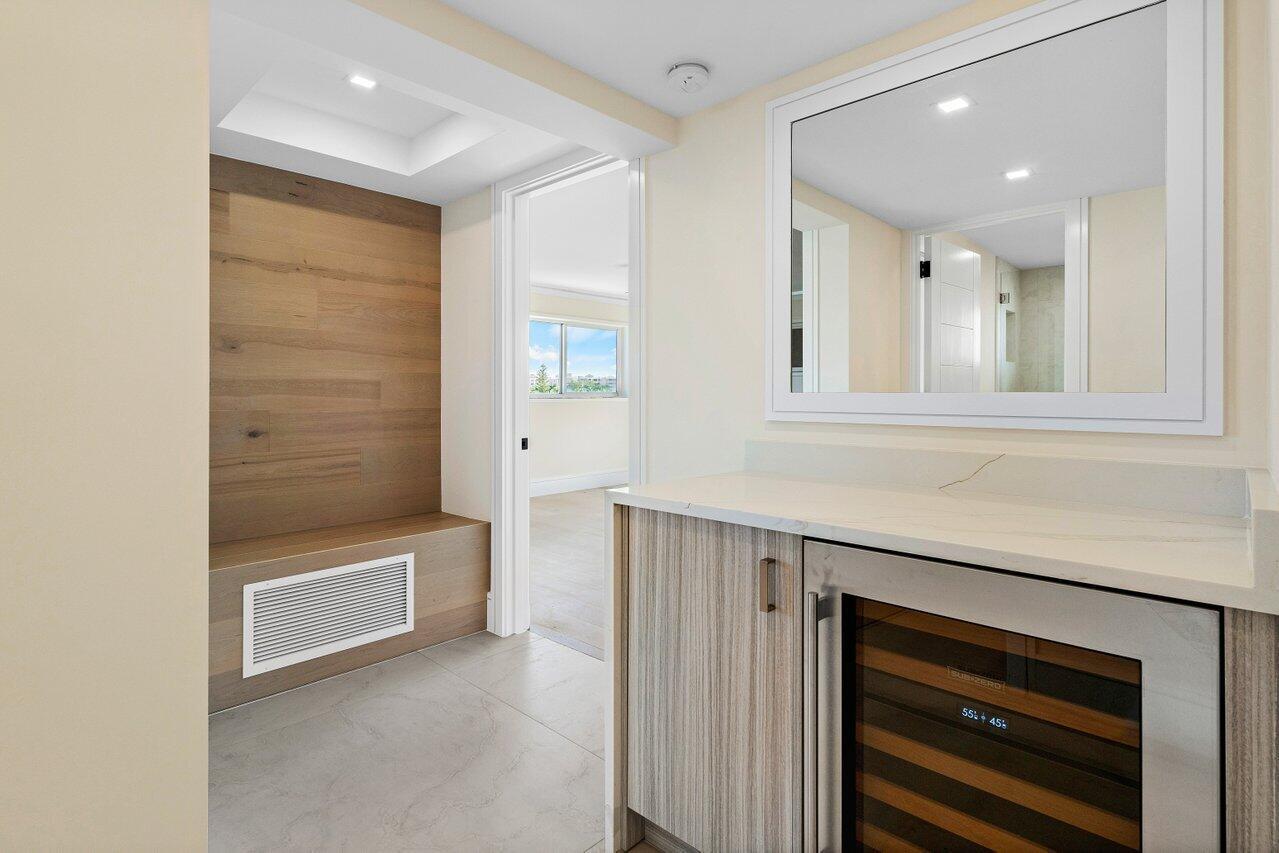 300 E Royal Palm Road 40a