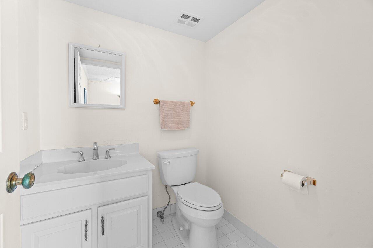 2000 S Ocean Boulevard 605