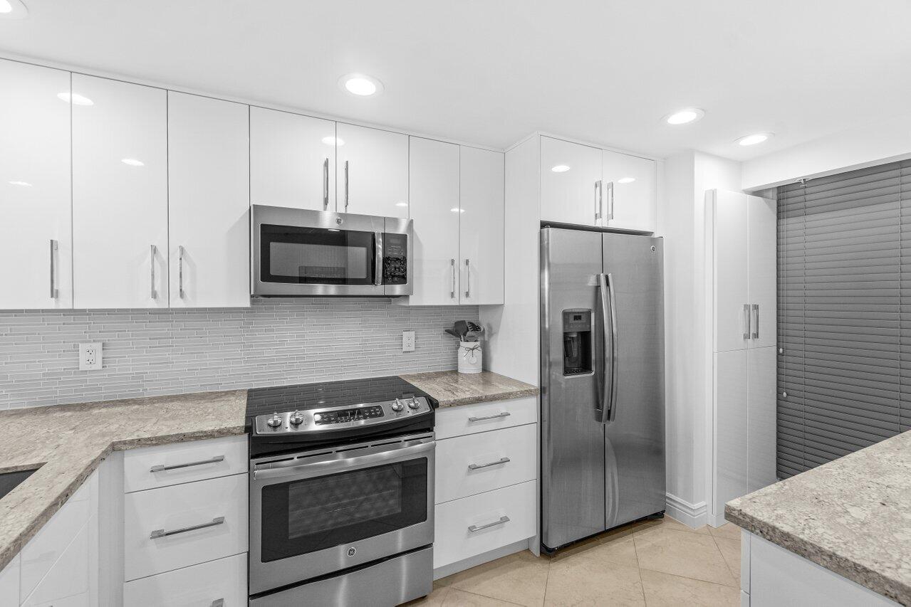 2707 N Ocean Boulevard 301-D