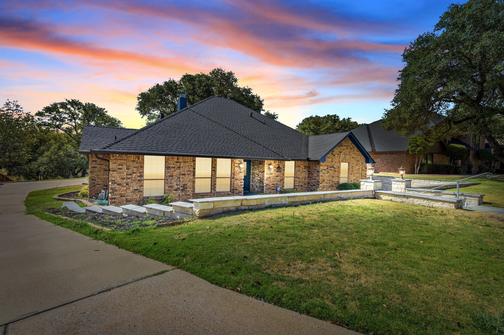 8628 Canyon Crest Road