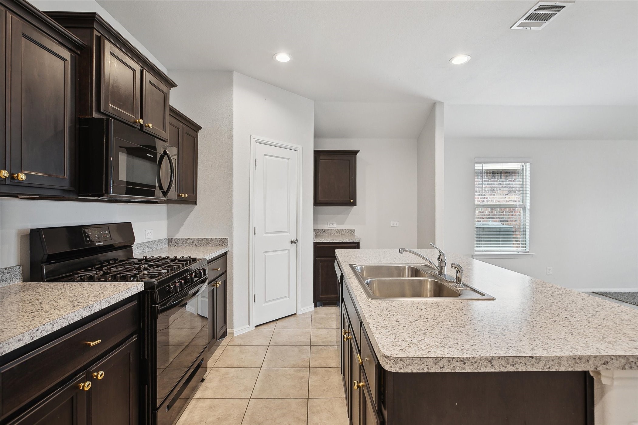 10386 Fort Belknap Trail