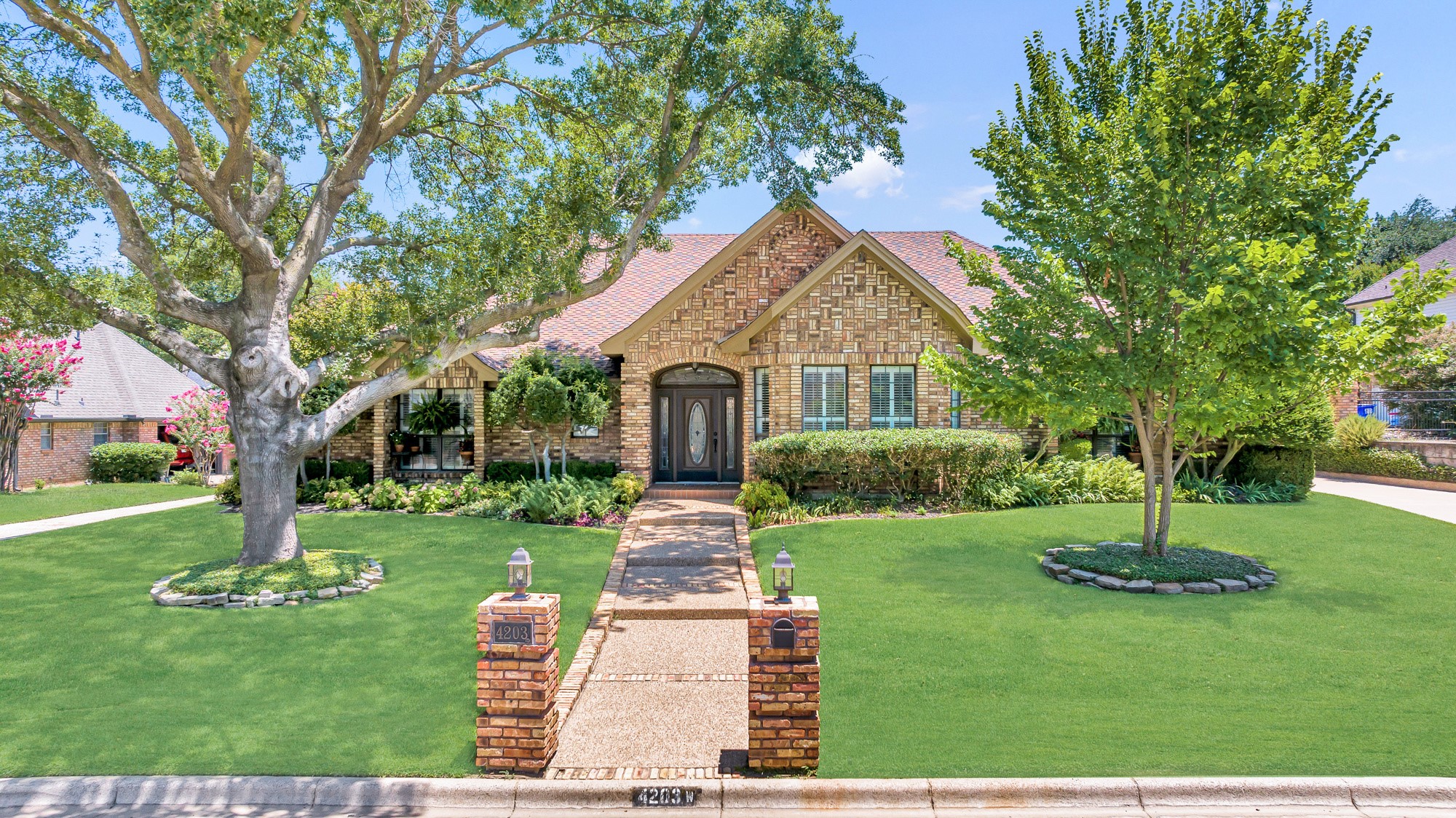 4203 Pembrooke Parkway W