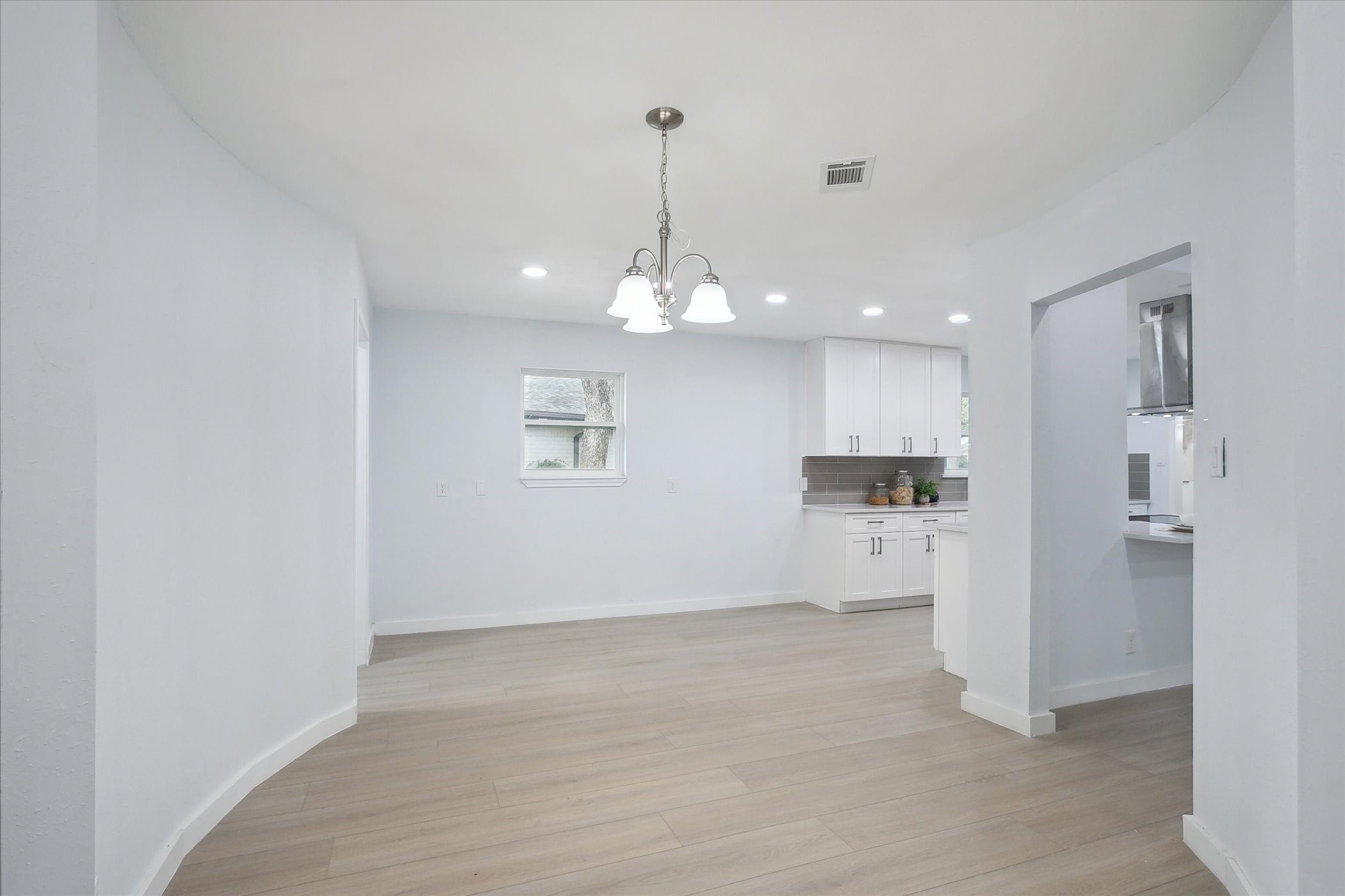 2204 Winewood Lane