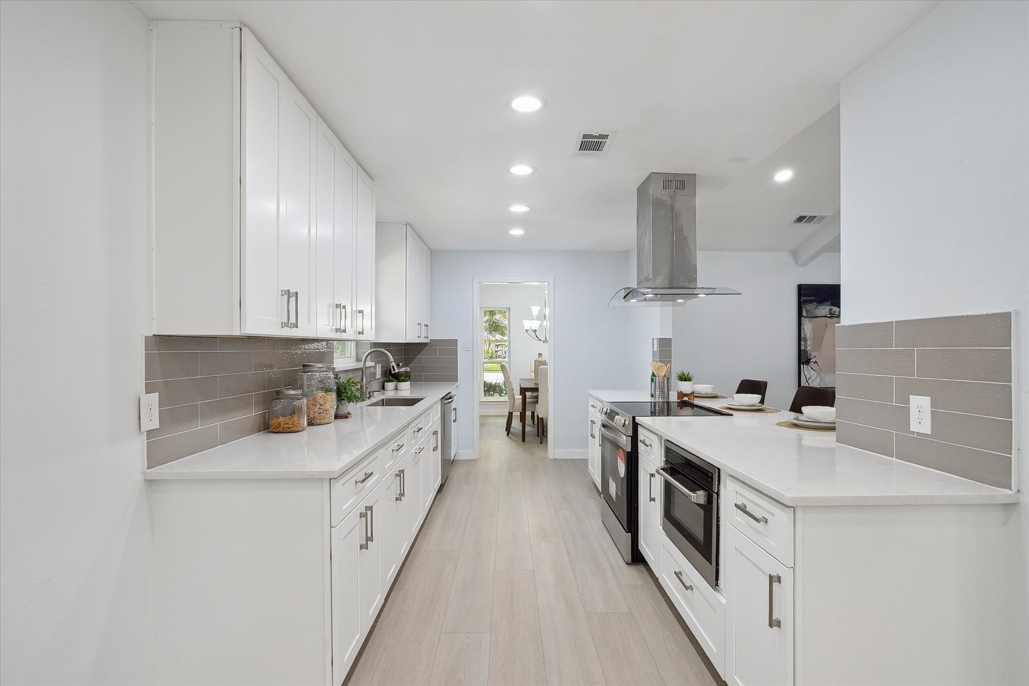 2204 Winewood Lane