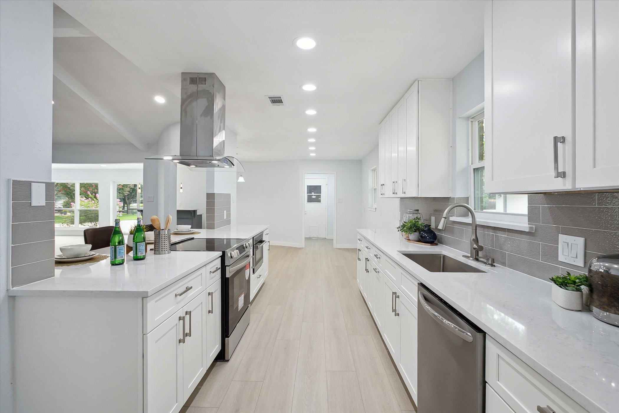 2204 Winewood Lane