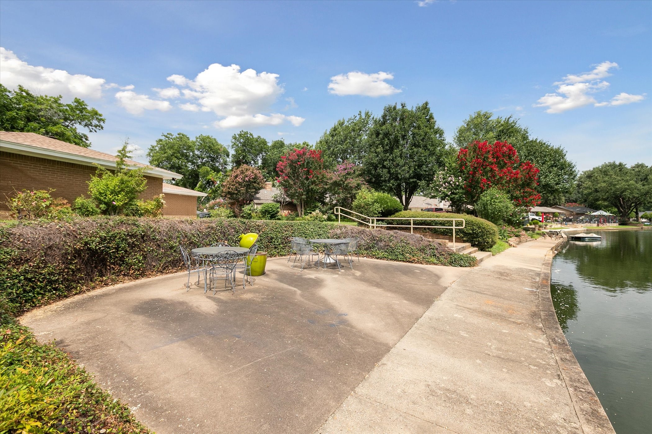 2204 Winewood Lane