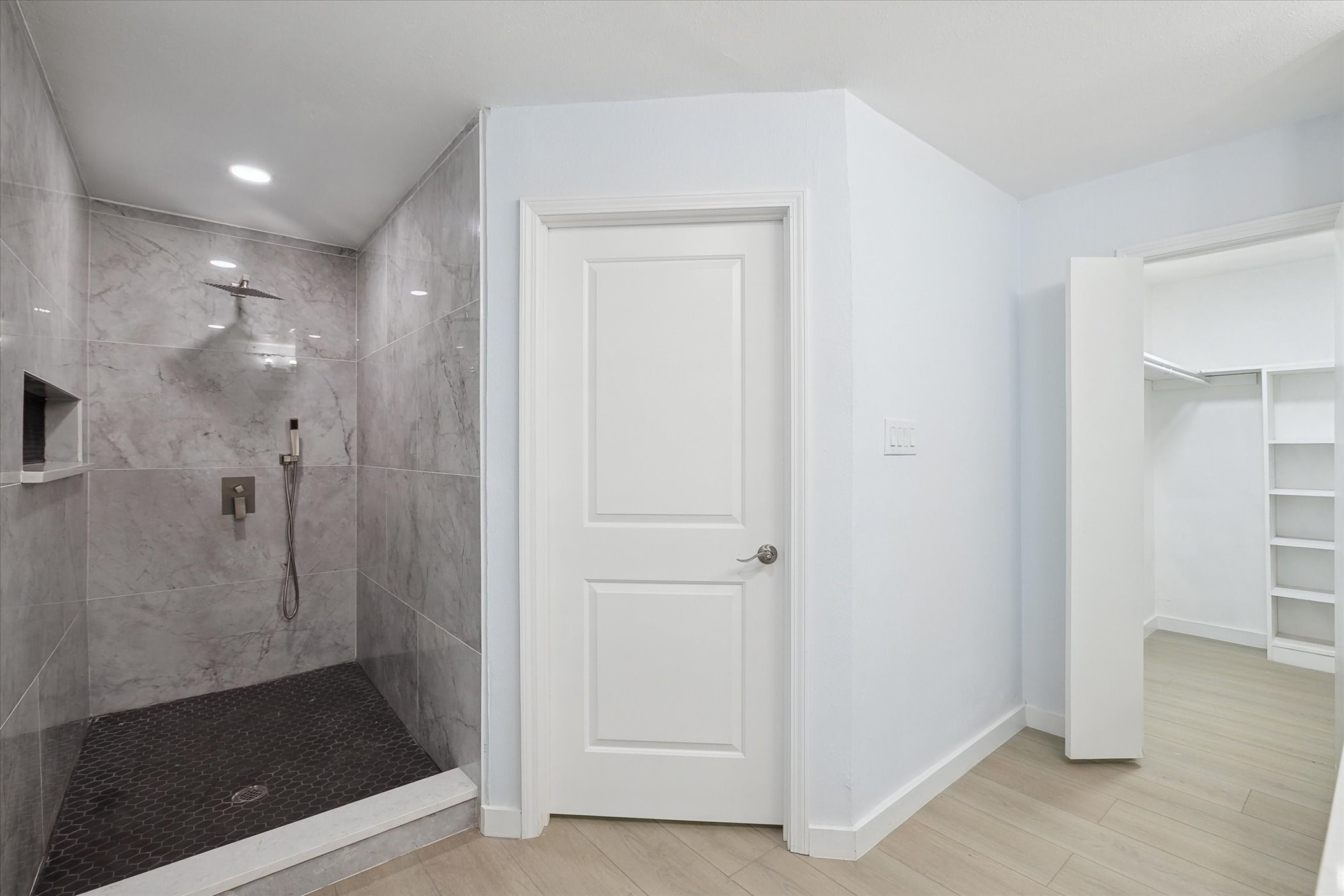 2204 Winewood Lane