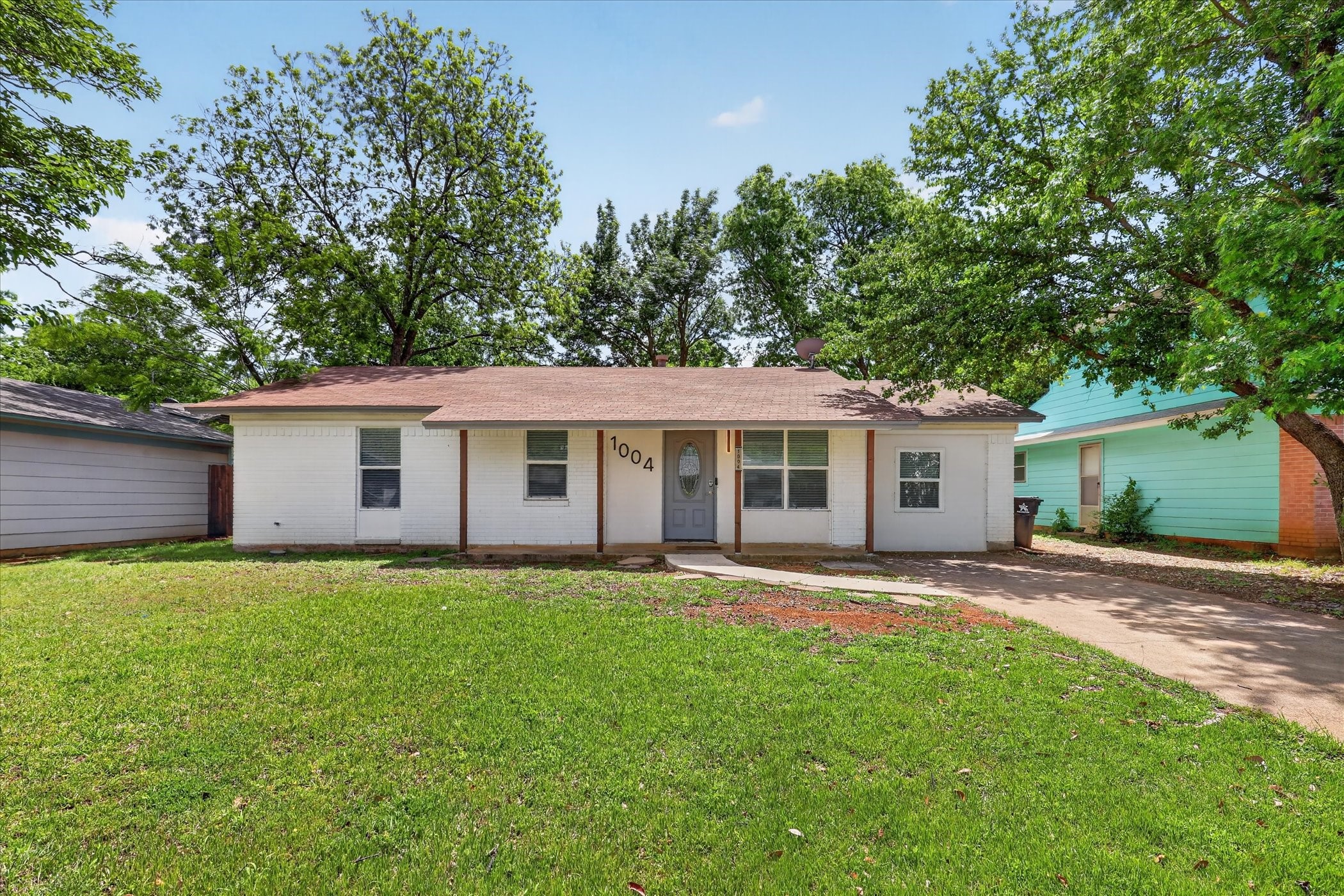 1004 Woodbrook Street