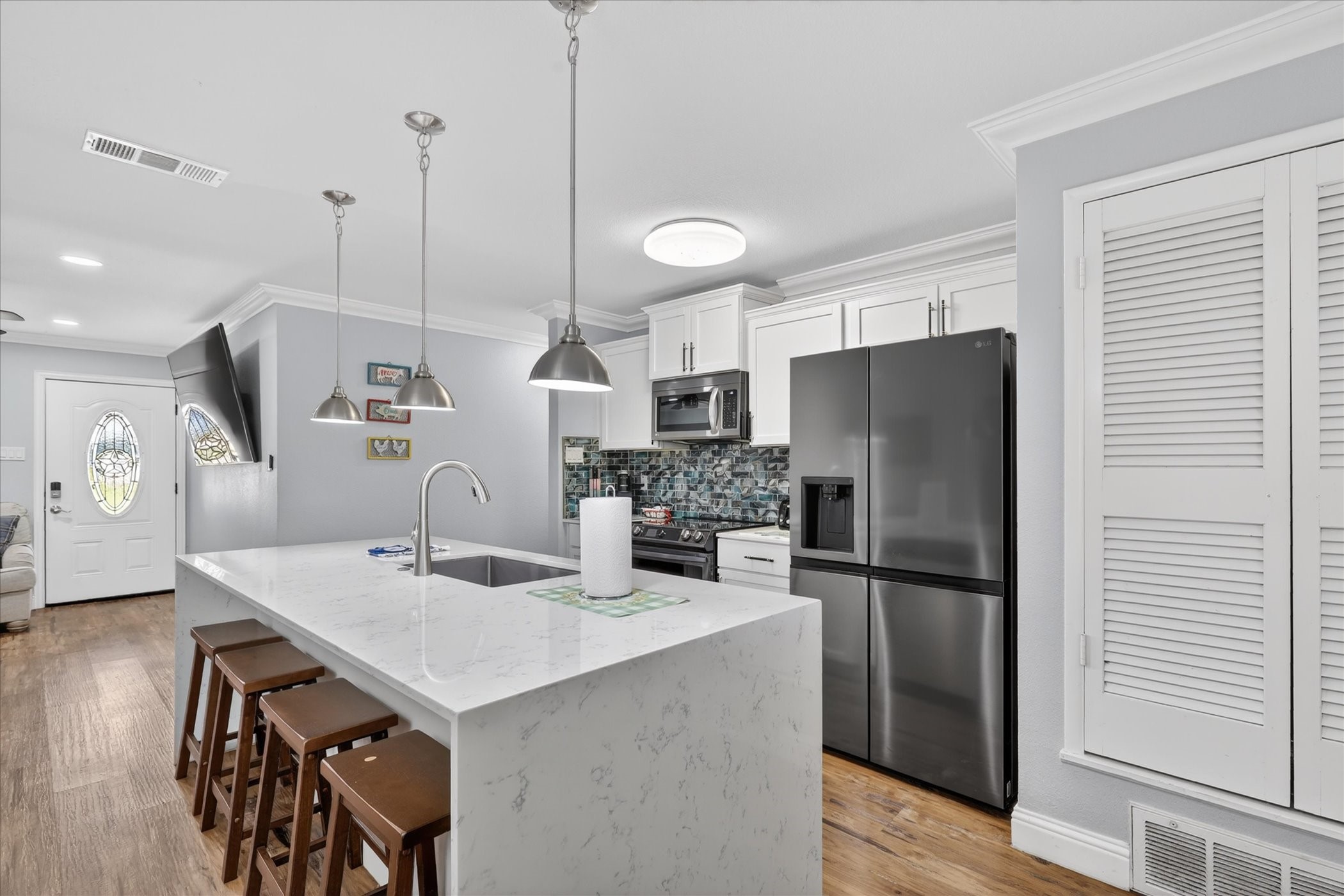 1004 Woodbrook Street