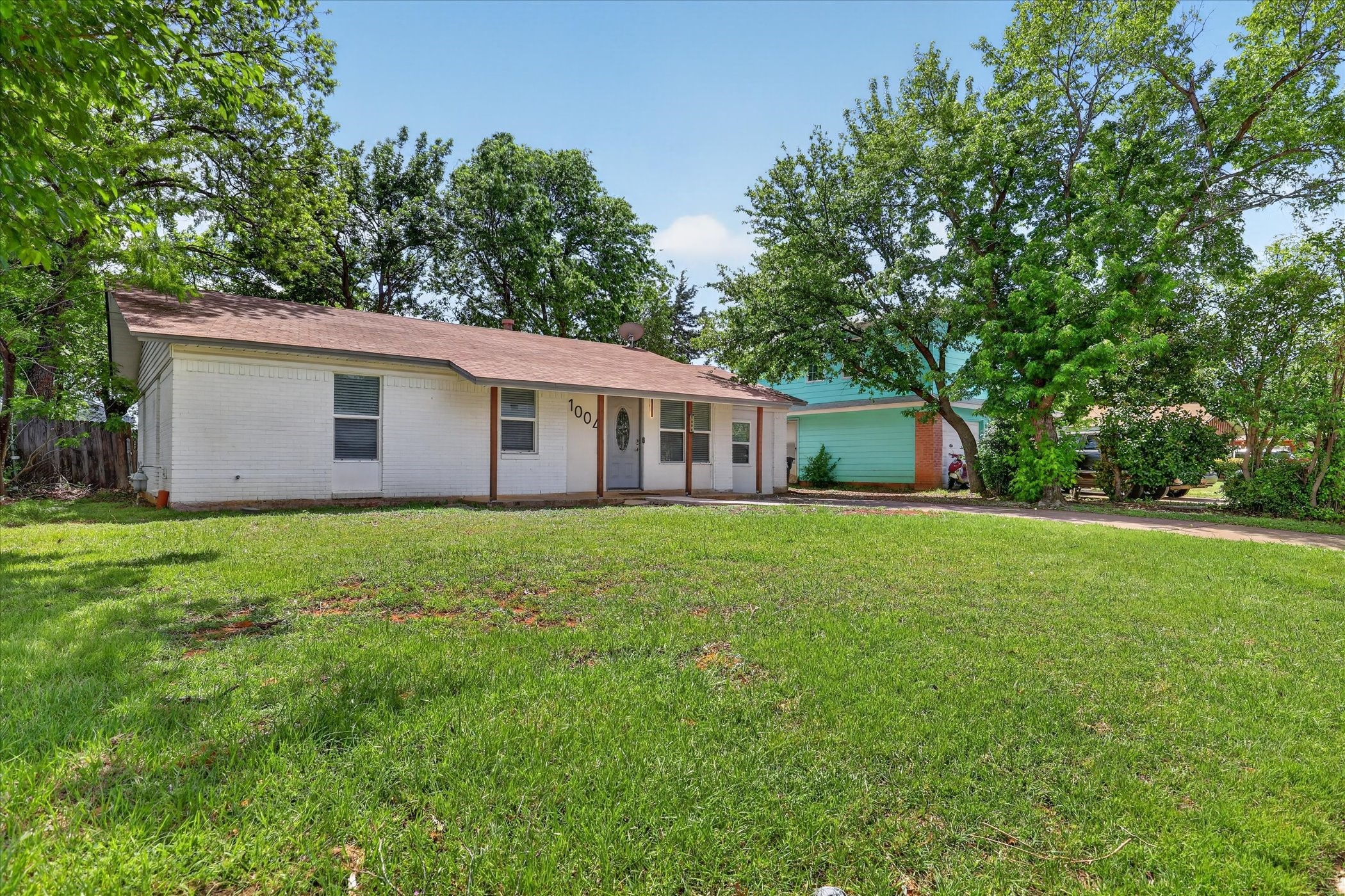1004 Woodbrook Street