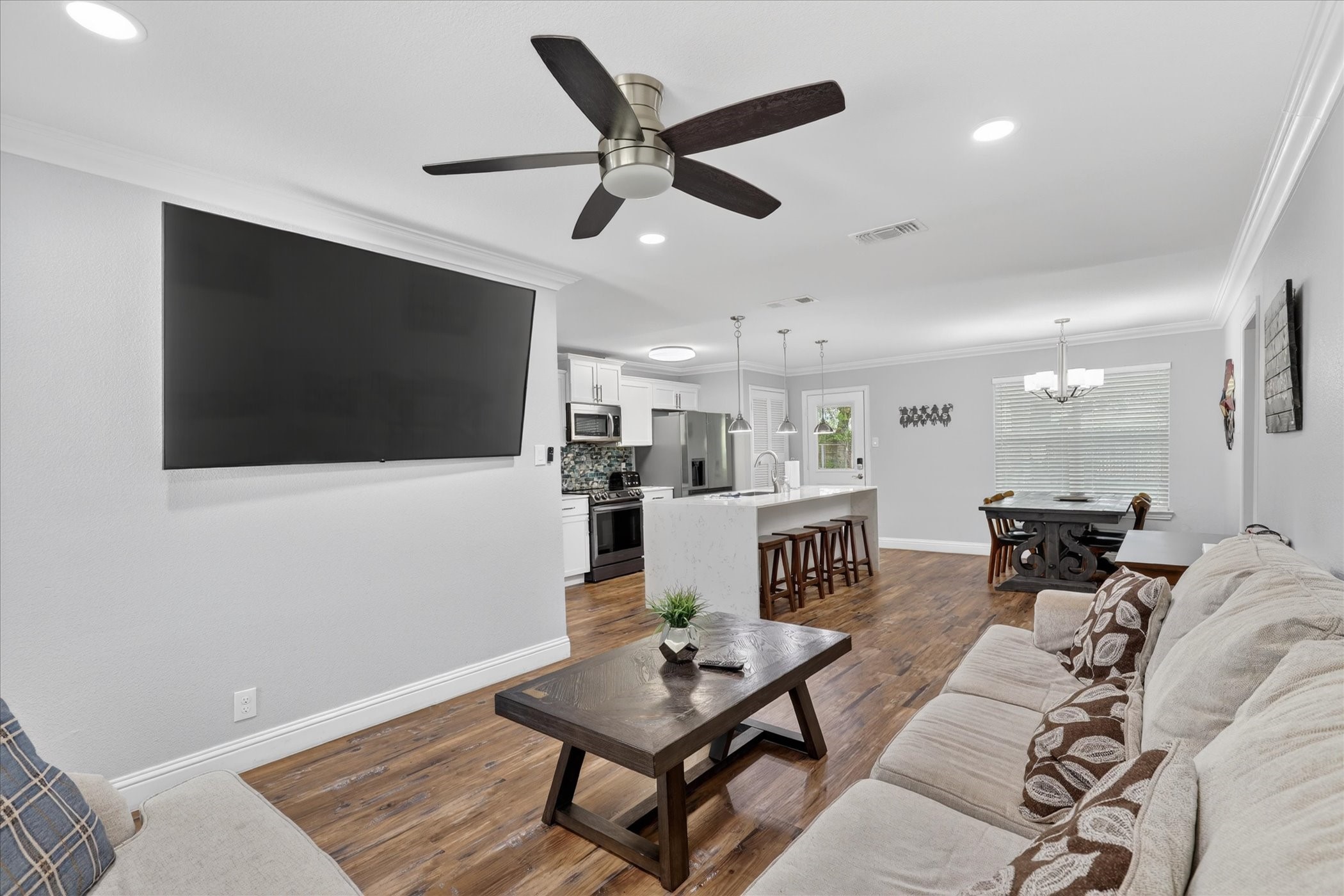 1004 Woodbrook Street