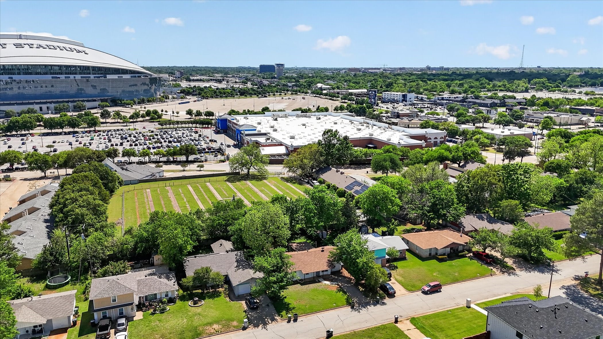 1004 Woodbrook Street