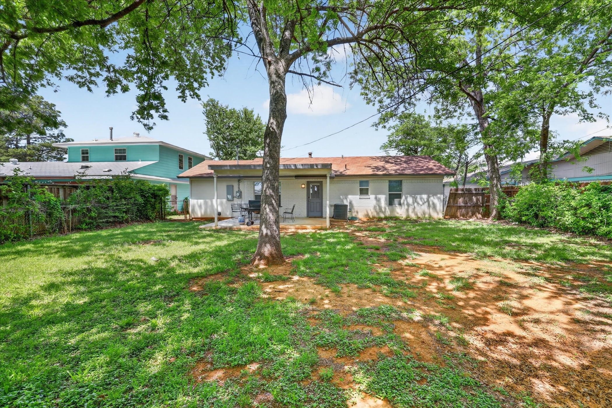 1004 Woodbrook Street