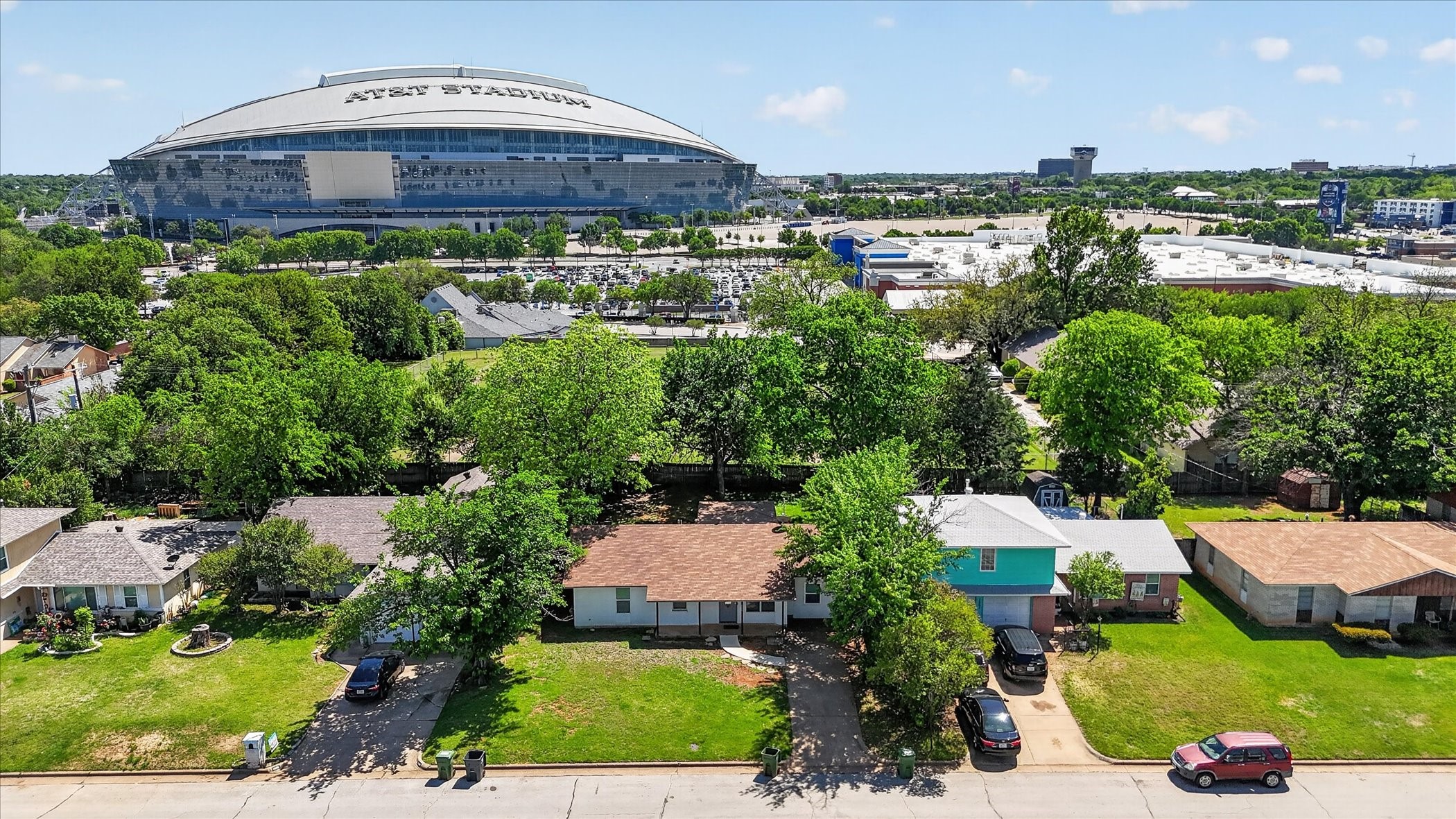 1004 Woodbrook Street