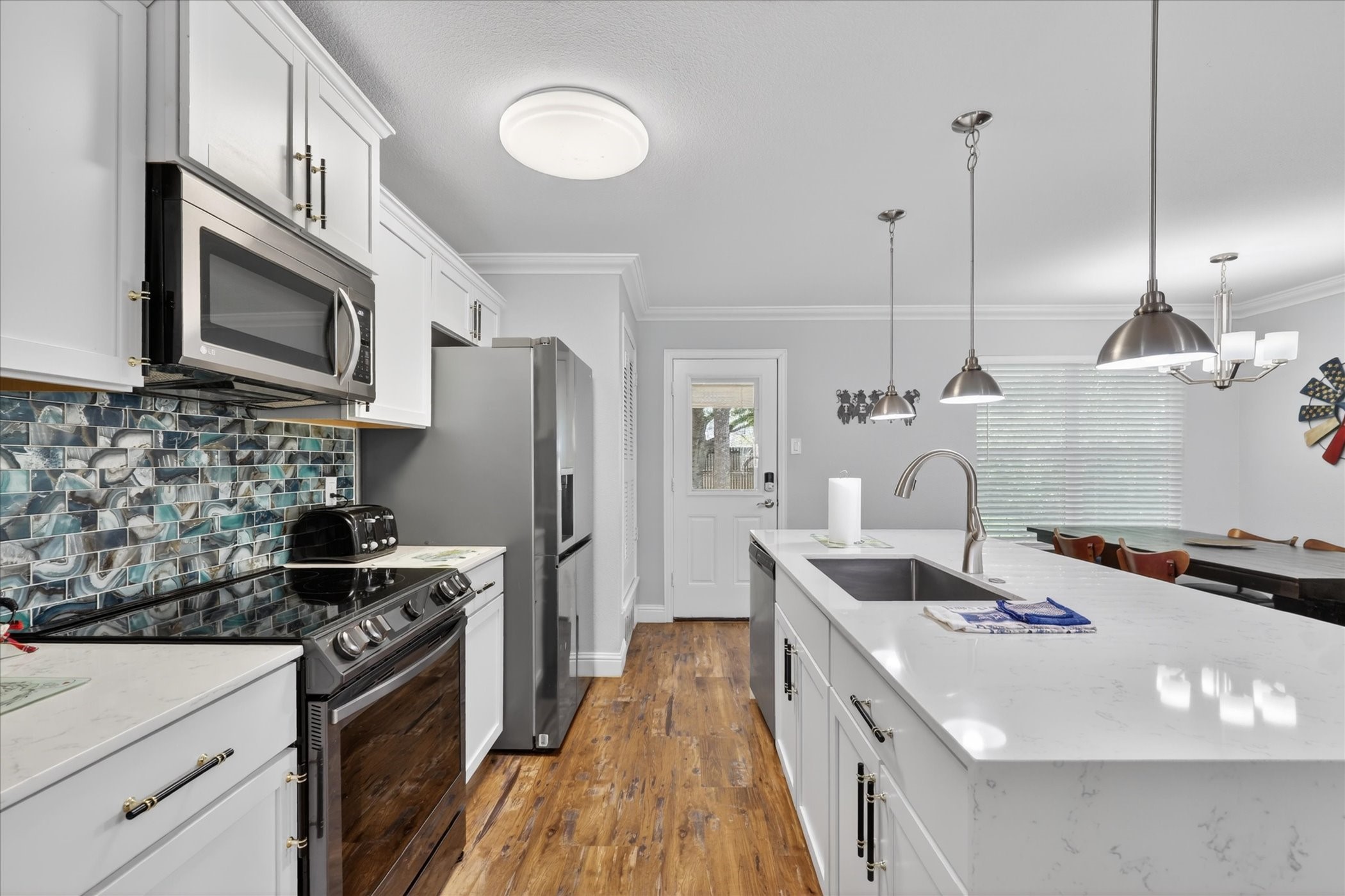 1004 Woodbrook Street