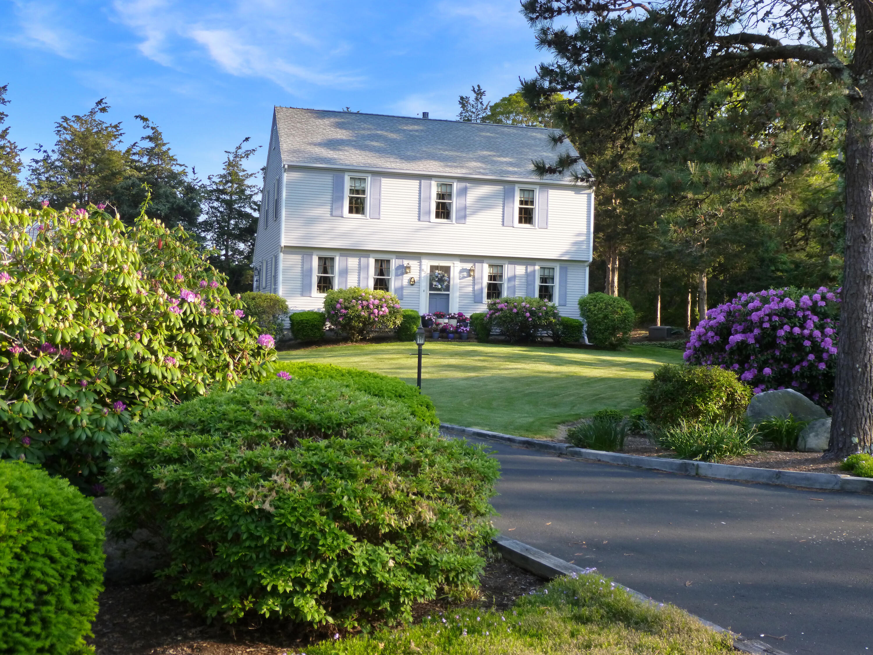 83 Colonial Way