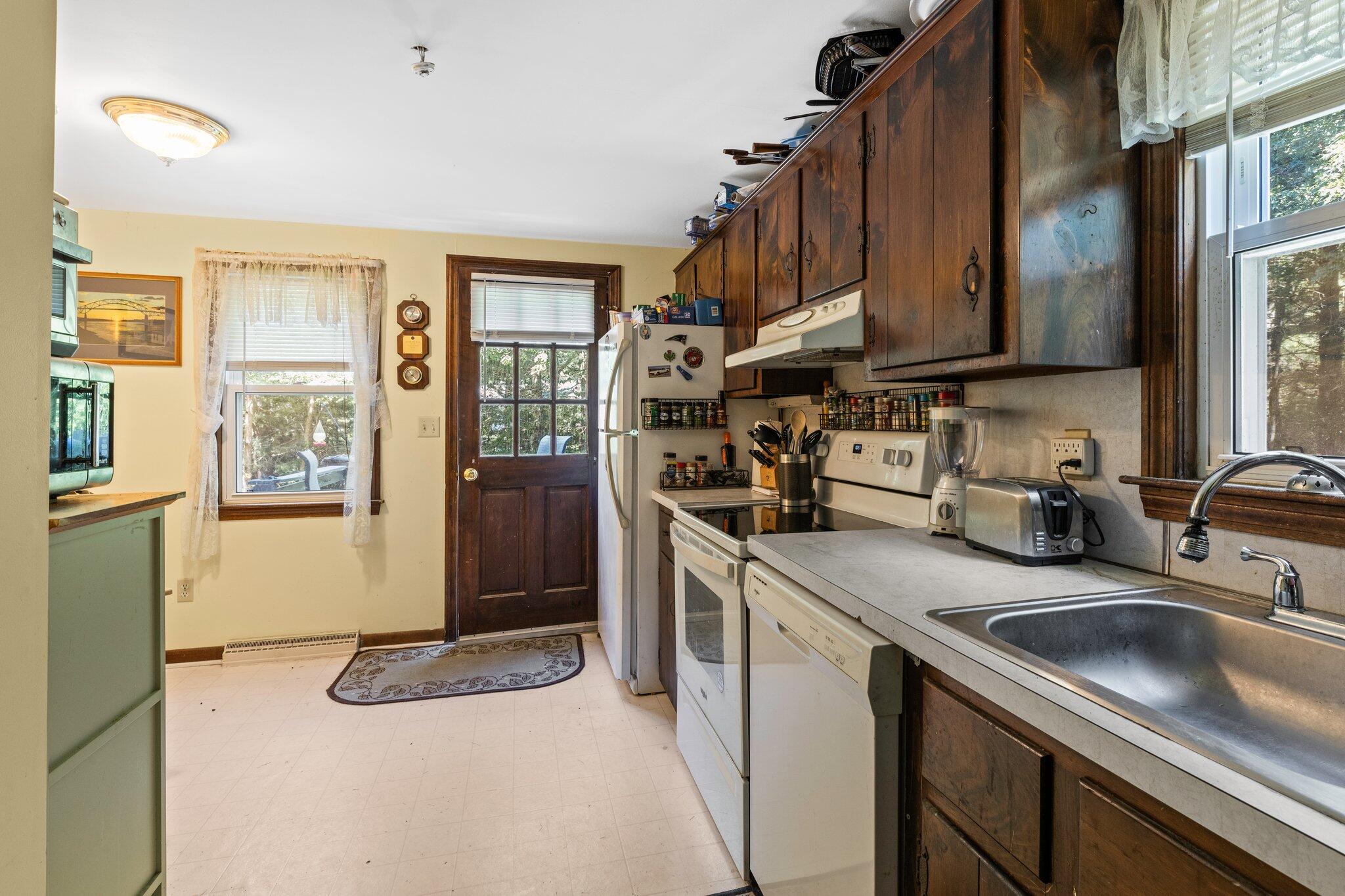 17 Schooner Lane