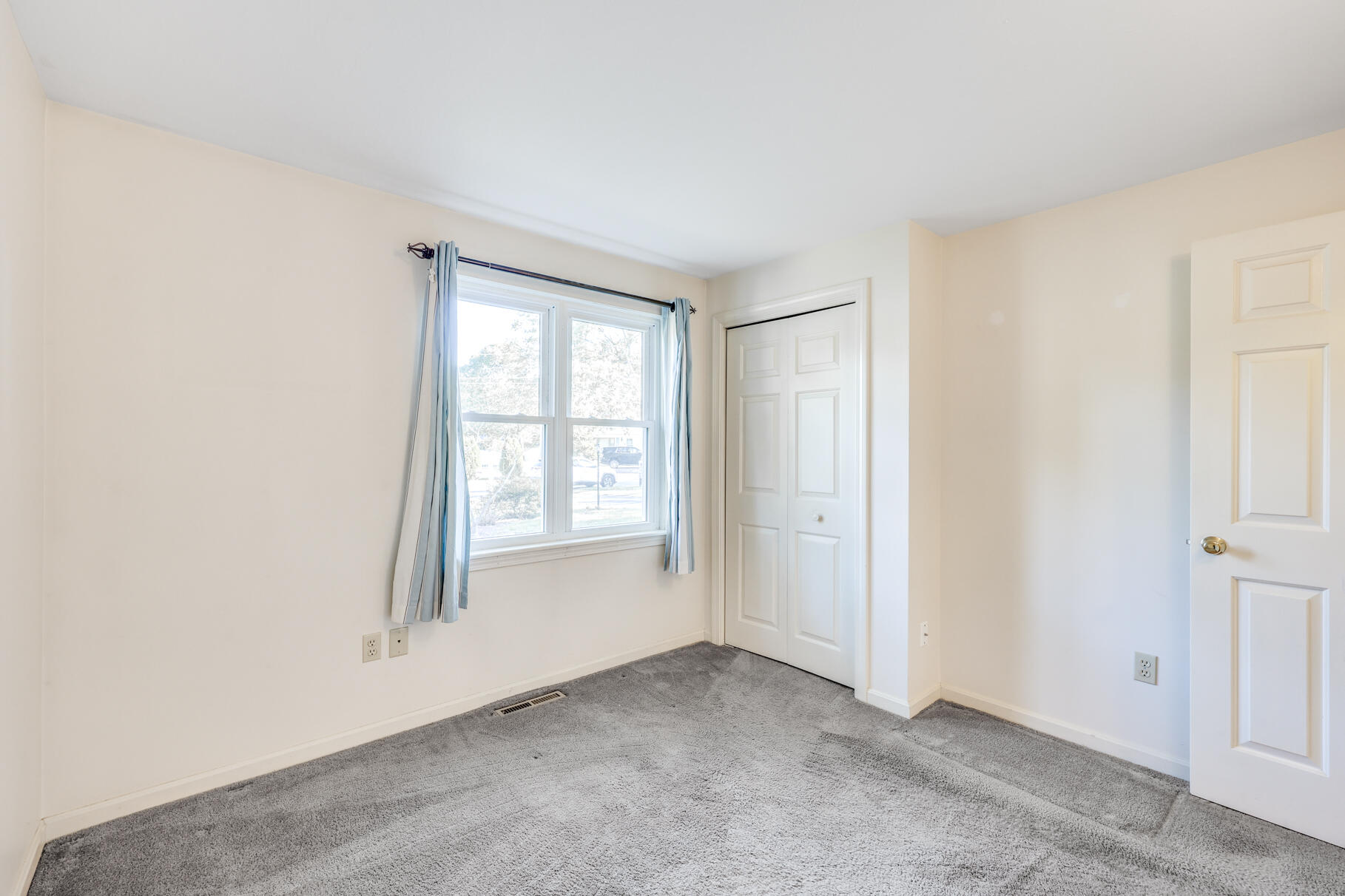 37 Wellesley Circle