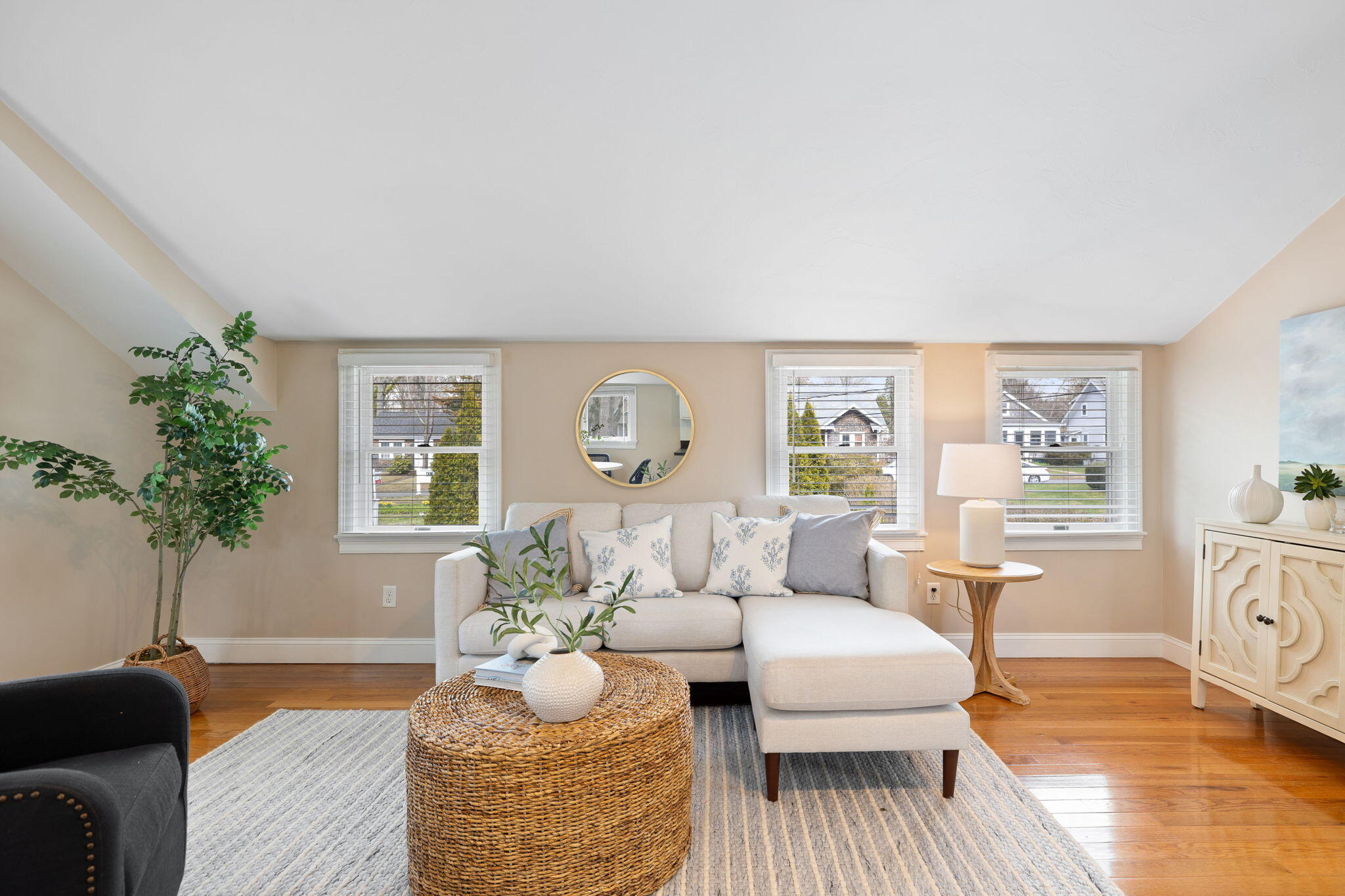 39 Oakwood Avenue