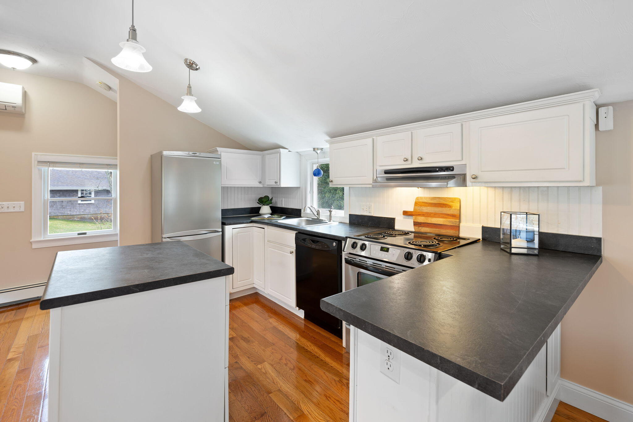 39 Oakwood Avenue