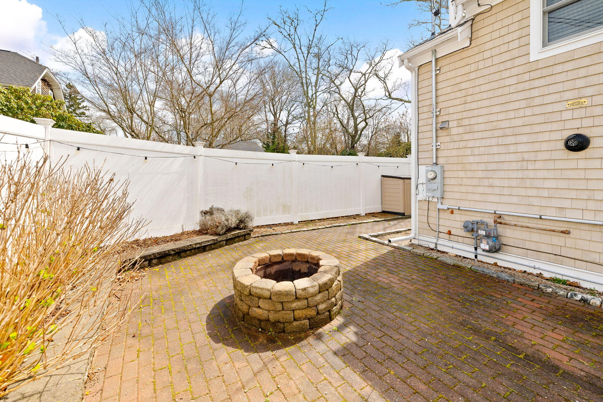 39 Oakwood Avenue