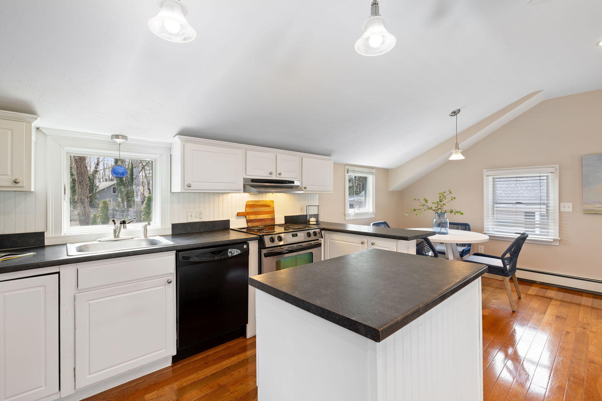 39 Oakwood Avenue