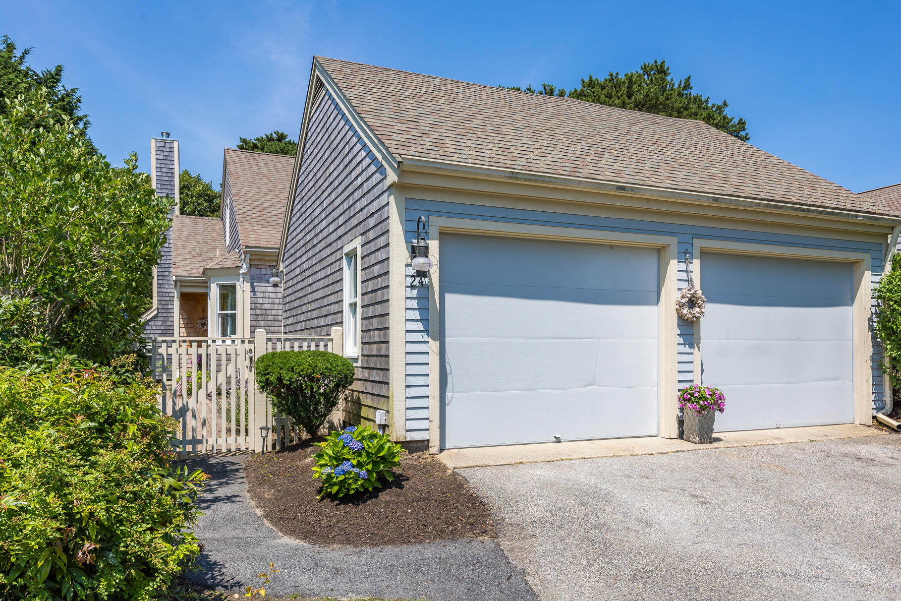 24 Oak Glen Village