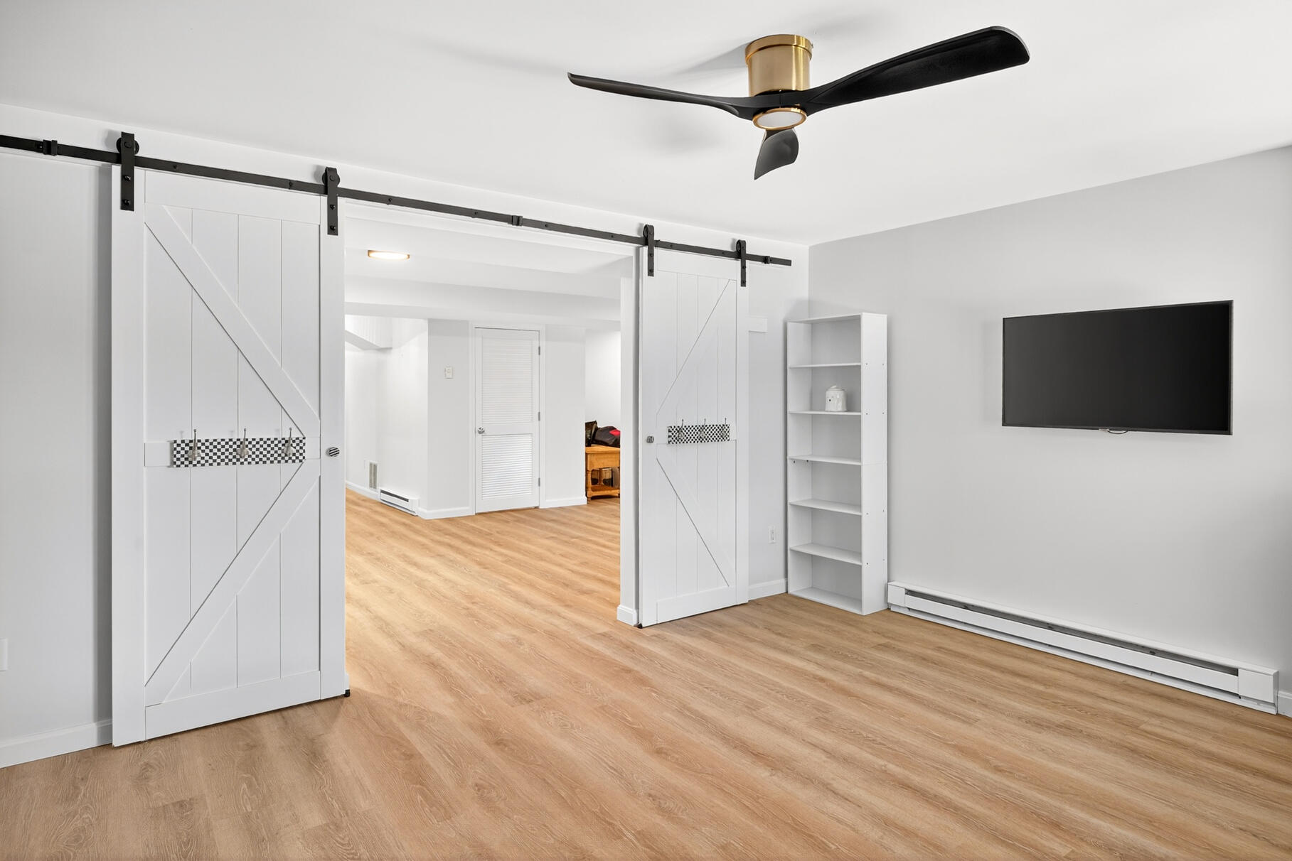 24 Oak Glen Village