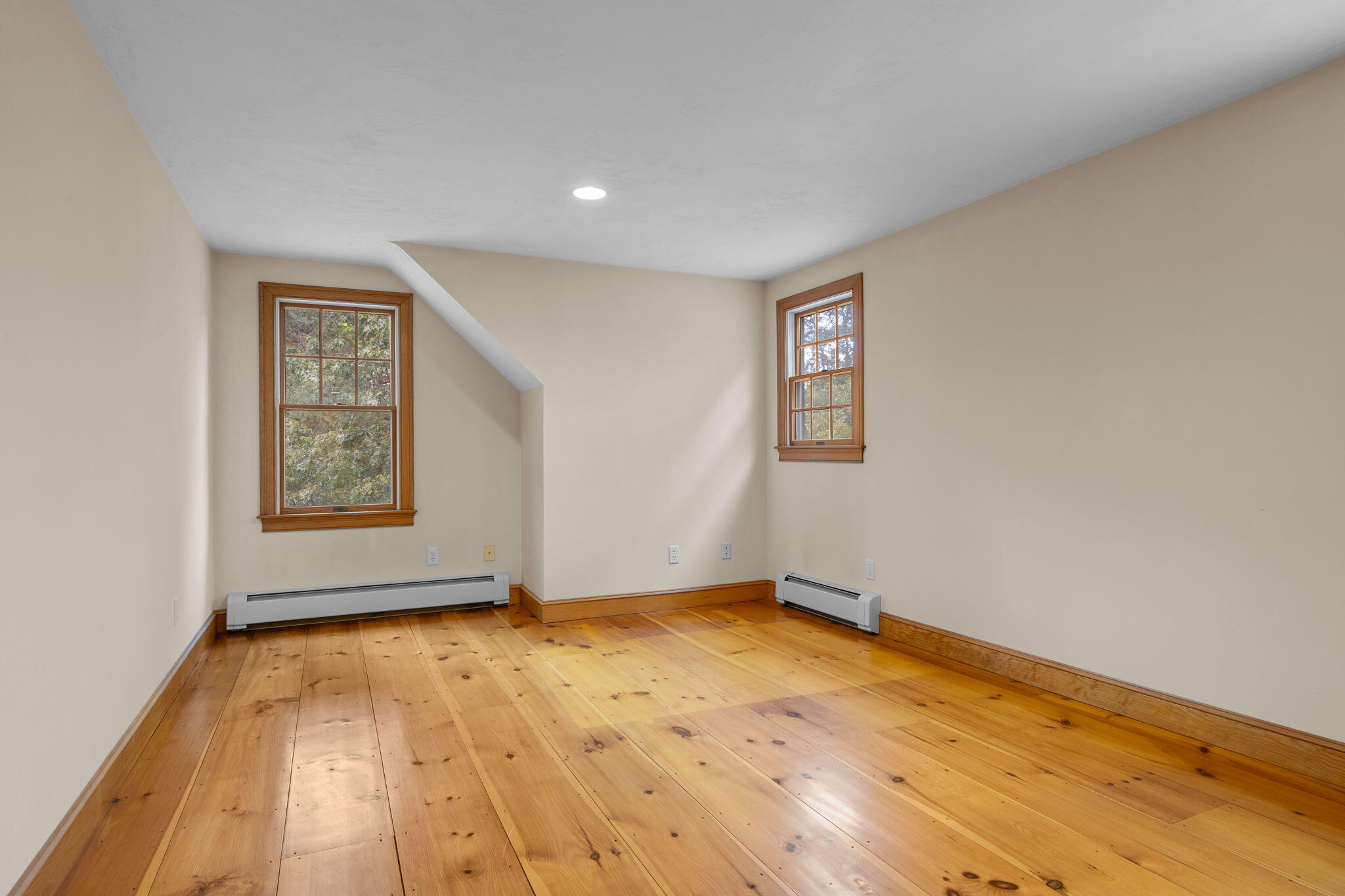 24 Minnetuxet Way