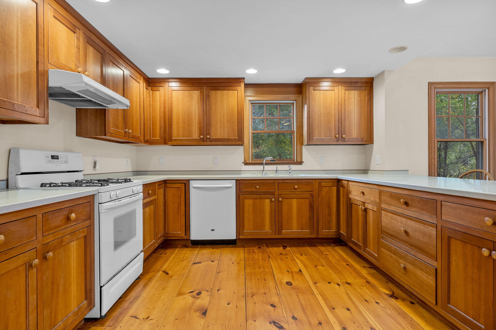 24 Minnetuxet Way