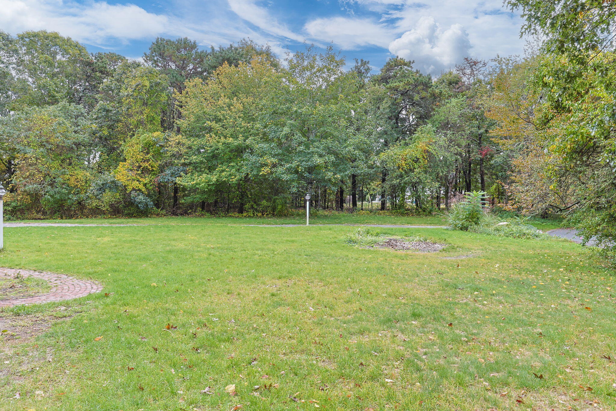 24 Minnetuxet Way