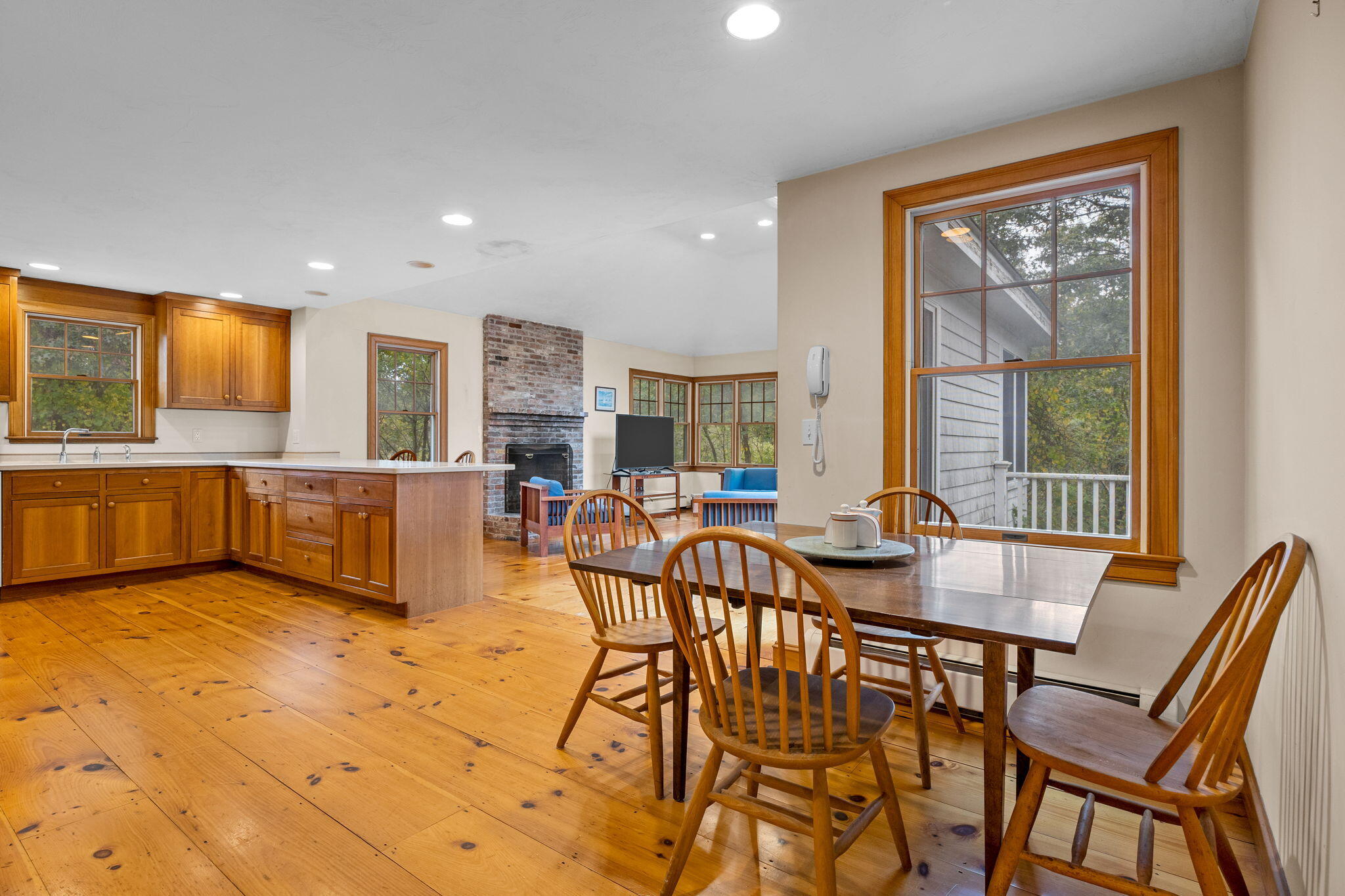 24 Minnetuxet Way
