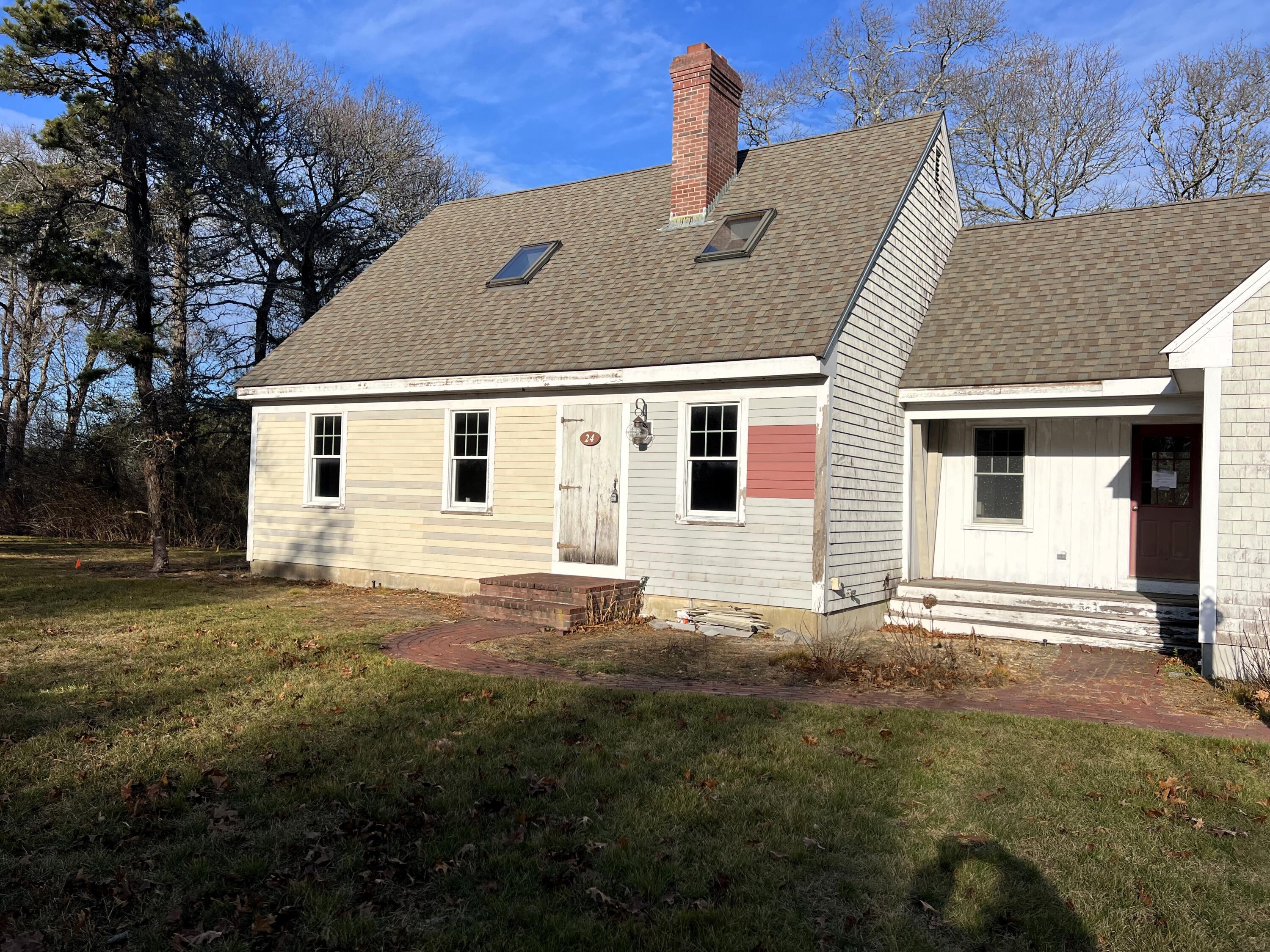 24 Minnetuxet Way