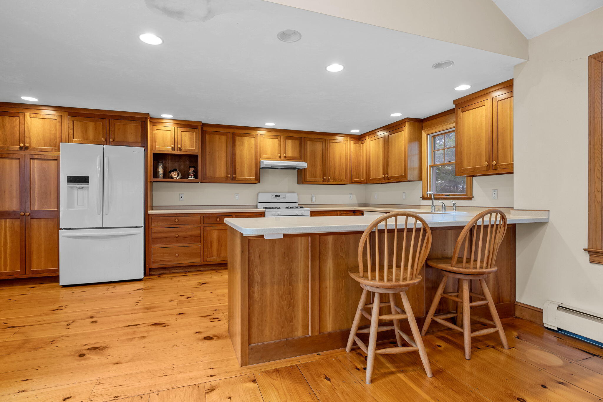 24 Minnetuxet Way