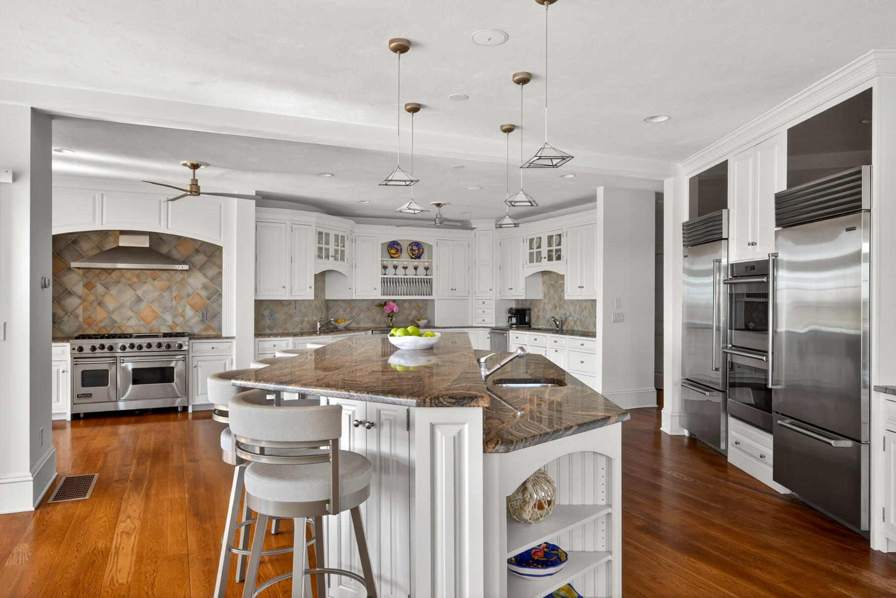 39 Naushon Road S