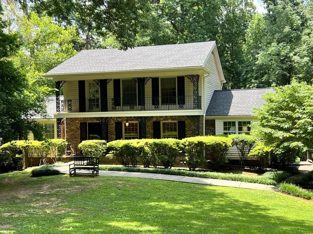 2104 Chrysler Drive NE
