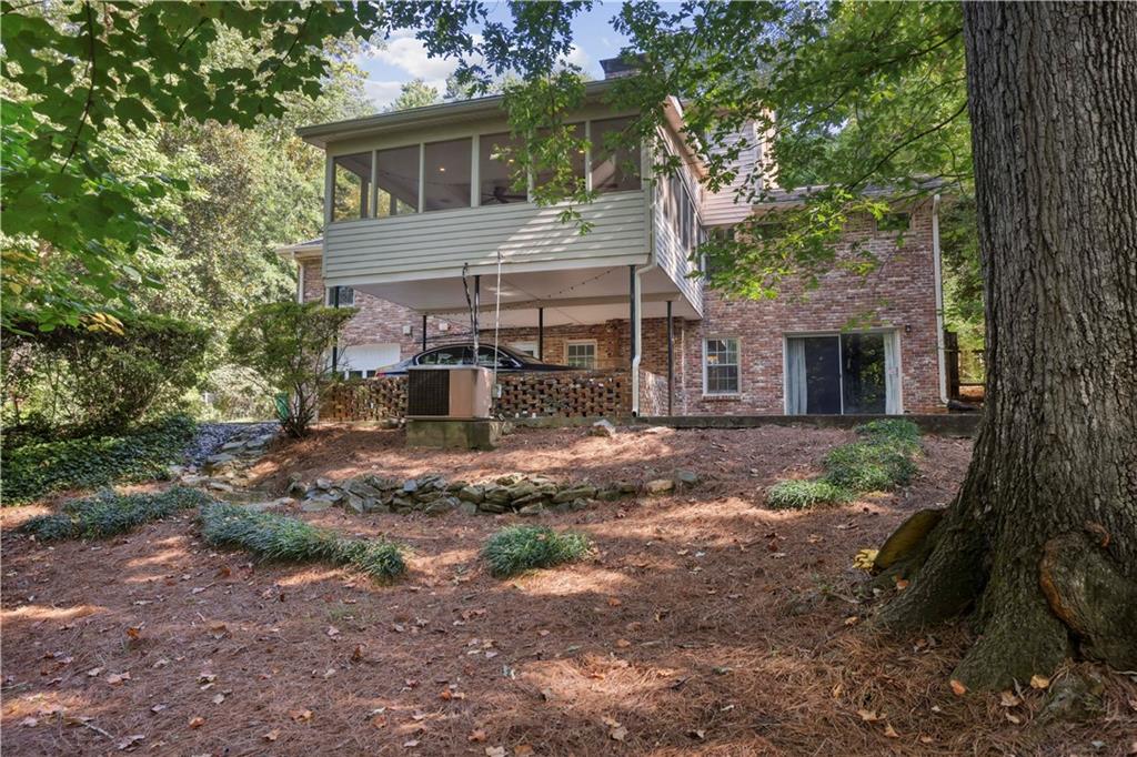 2104 Chrysler Drive NE