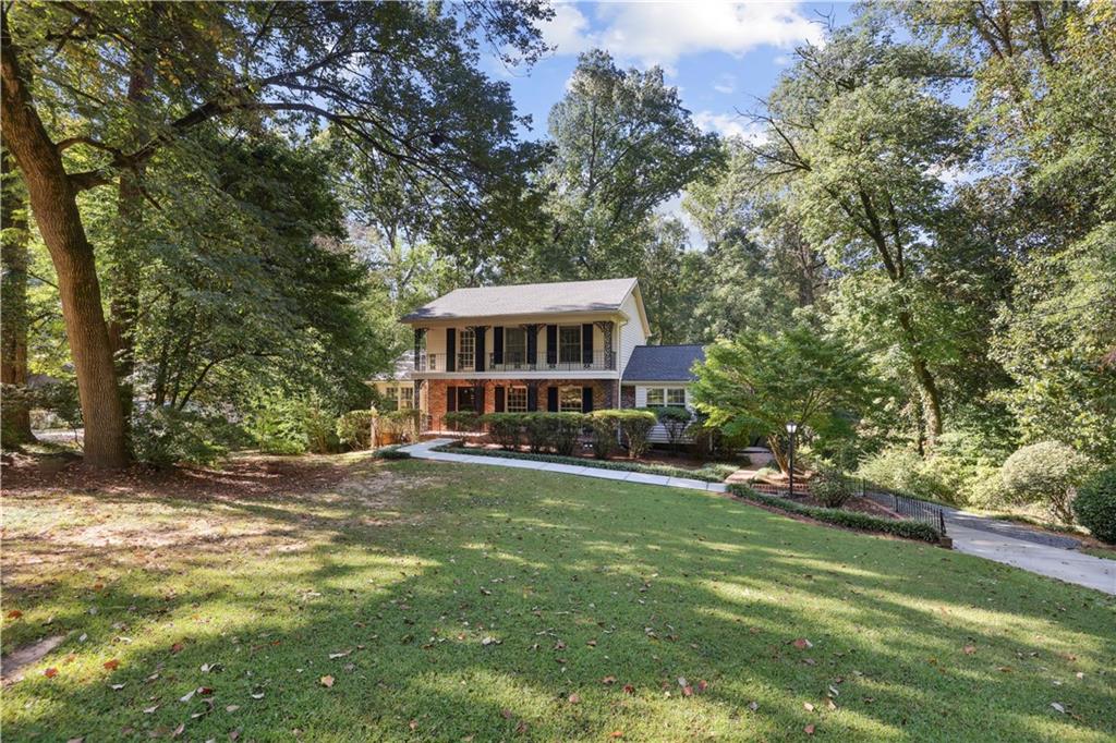 2104 Chrysler Drive NE