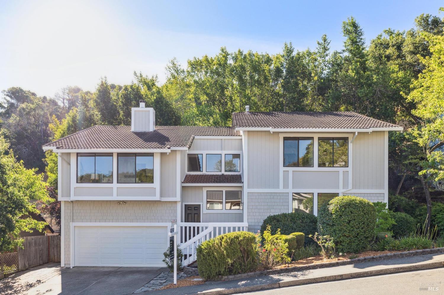 1143 Santolina Dr