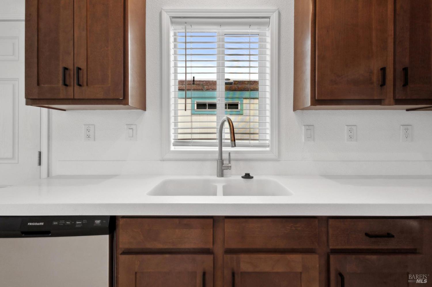 2130 Redwood Hwy #F14