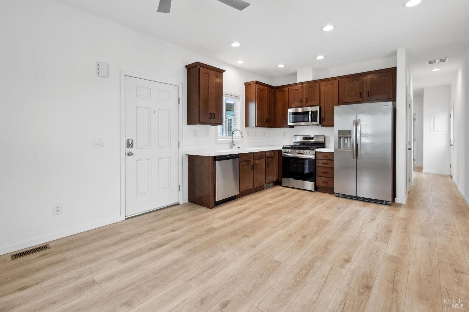 2130 Redwood Hwy #F14