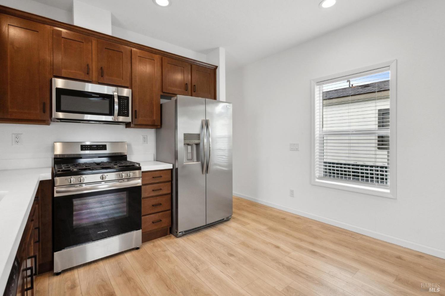 2130 Redwood Hwy #F14