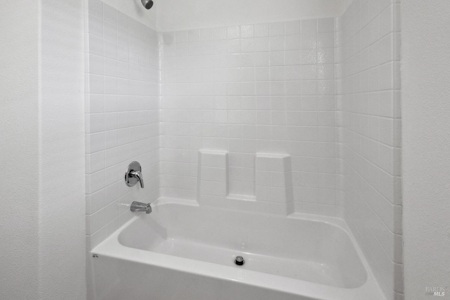 2130 Redwood Hwy #F14